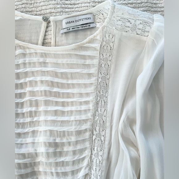White Textured Blouse - Urban Outfitters - Picture 2 of 4